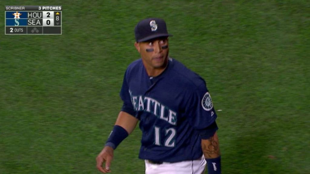 Mariners edge Royals, pull into tie for 1st in AL West