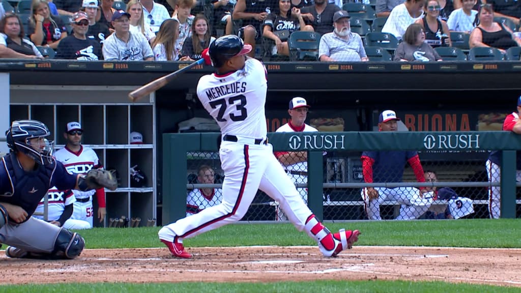 Mariners quiet down Blue Jays fans in a hurry with big first inning