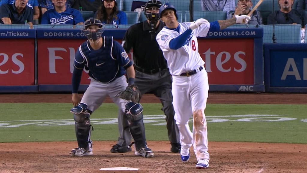 Cubs slugger Joc Pederson hilariously flips his bat on what turns