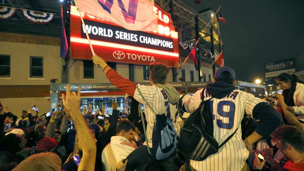 Armour: There's joy in Wrigleyville for Cubs and their fans