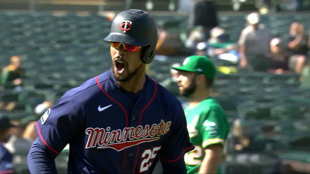 Twins: Byron Buxton's stunned reaction to unreal home run robbery