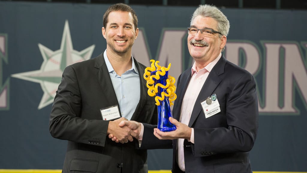 Cardinals pitcher Adam Wainwright received the Hutch Award for outstanding community service. (Robert Hood/Fred Hutch)