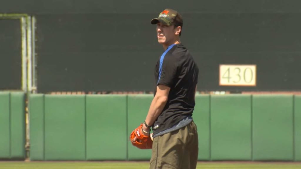 Tim Lincecum signs one-year contract with Angels, says hip feels