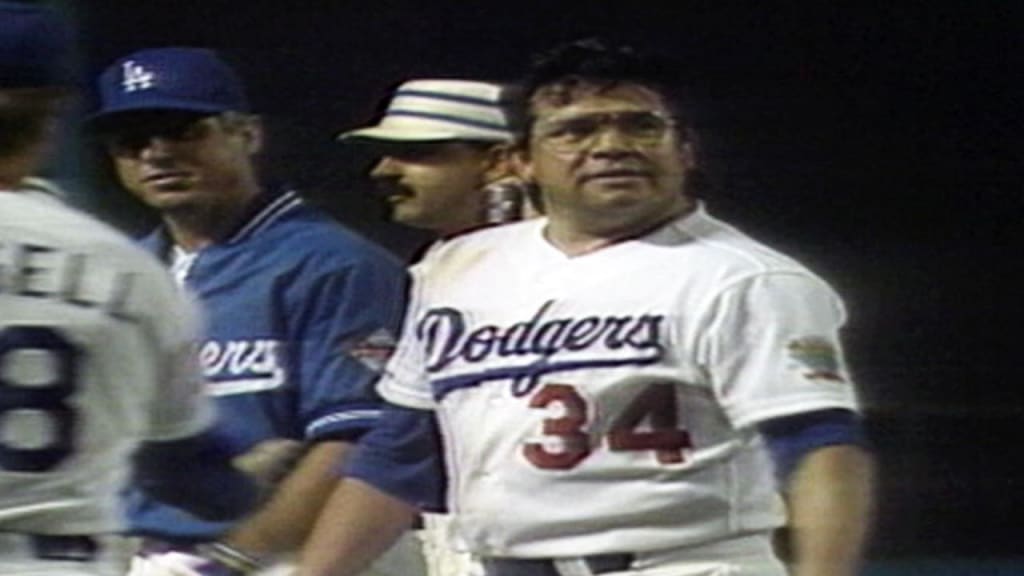 Los Angeles Dodgers retire Fernando Valenzuela's jersey in ceremony