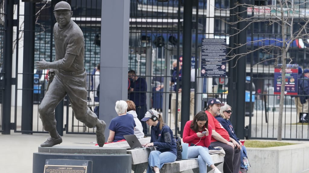 Indians to unveil Larry Doby statue at Progressive Field