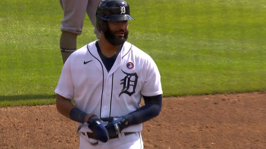 Castro's hit in 10th gives Tigers 9-8 win over Cubs