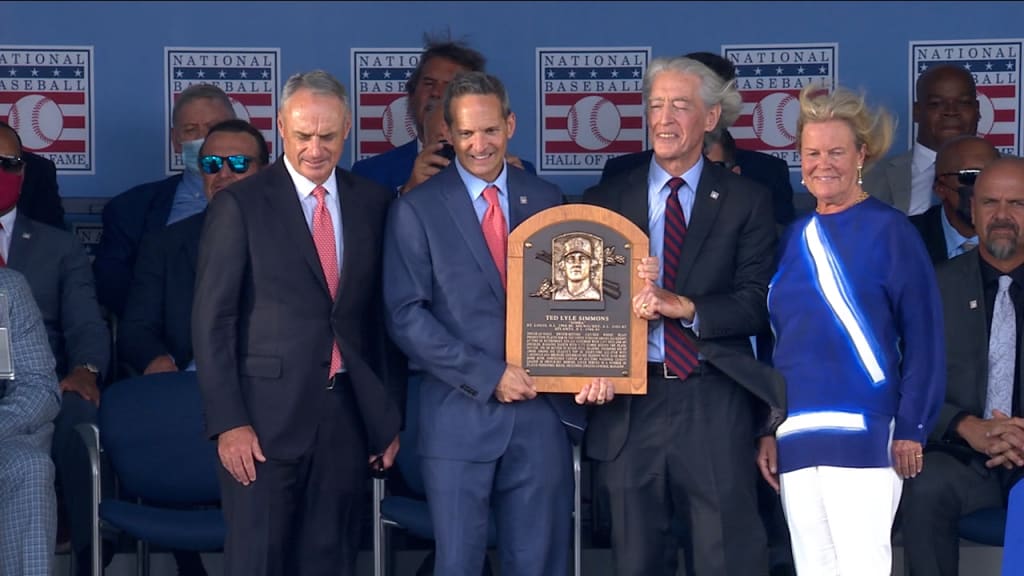 Simmons Inducted into College Baseball Hall of Fame 