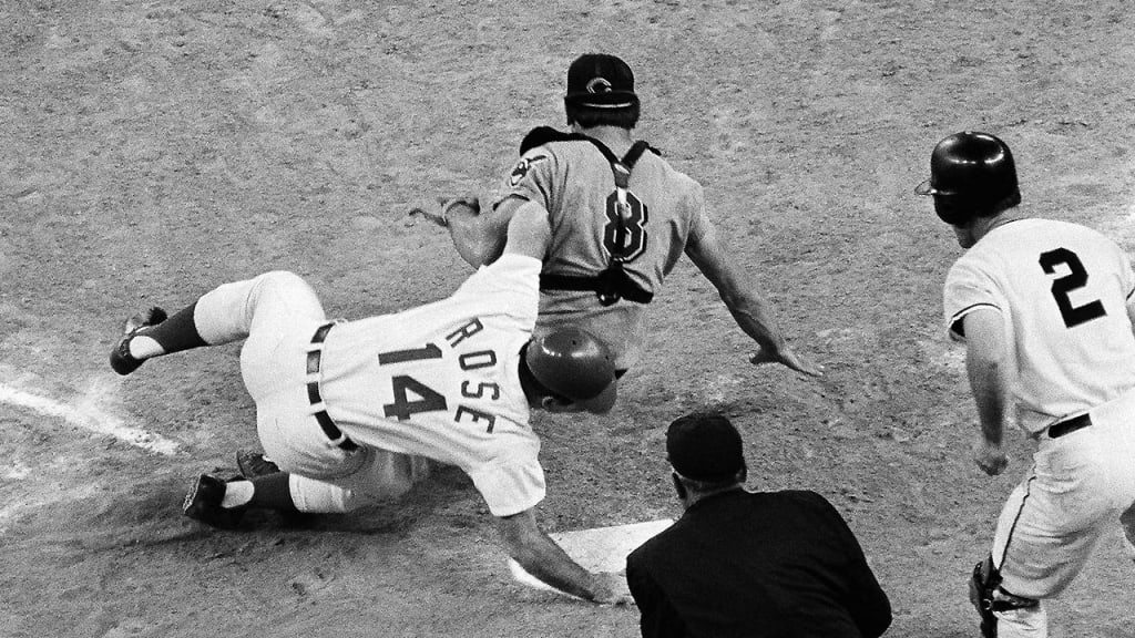 Cincinnati Reds Pete Rose on base during game vs Chicago Cubs