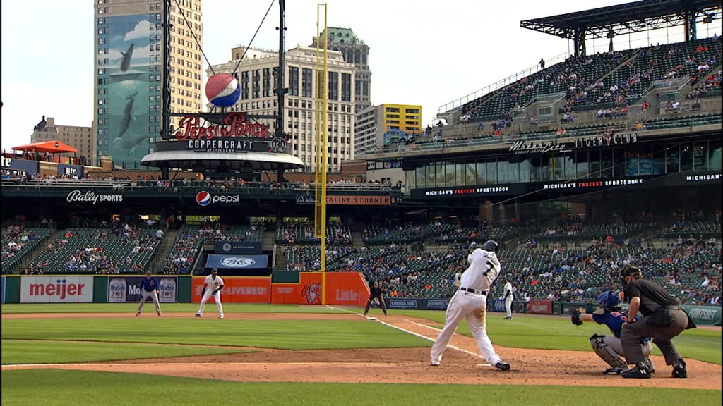 Castro's hit in 10th gives Tigers 9-8 win over Cubs