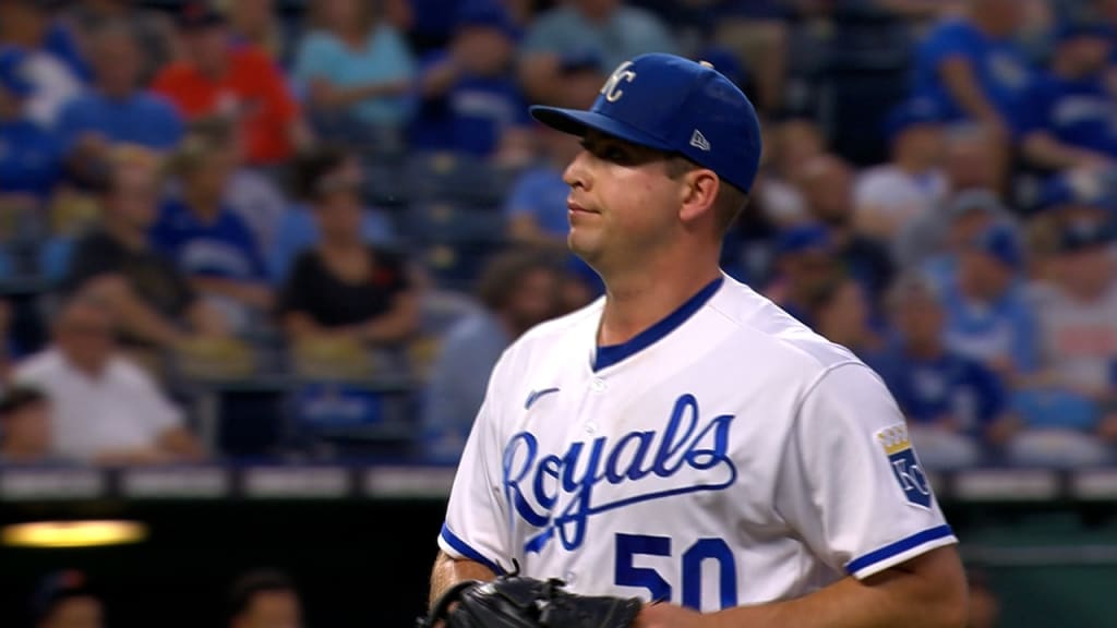 AL-Central leading Royals beat Tigers, complete sweep