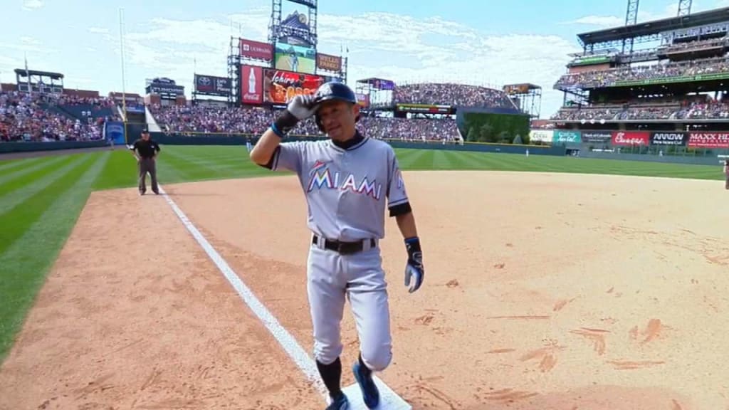 Ichiro Suzuki of the Miami Marlins is honored for his 3000th hit News  Photo - Getty Images