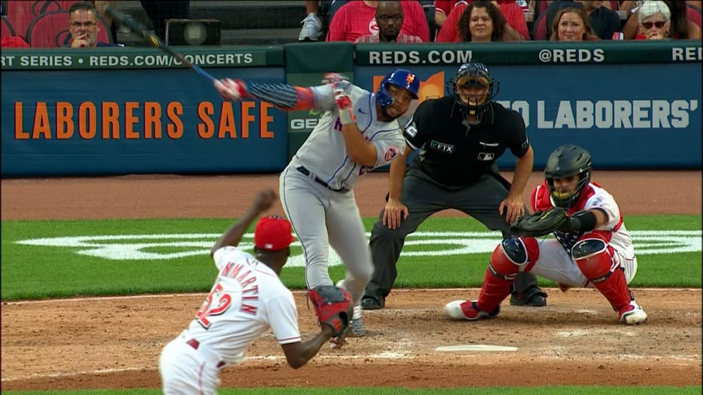 Dominic Smith blasts 444-foot homer 