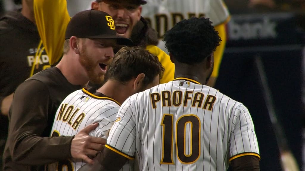 Padres 1st MLB team to walk off on back-to-back HRs by 8-9 – WWLP