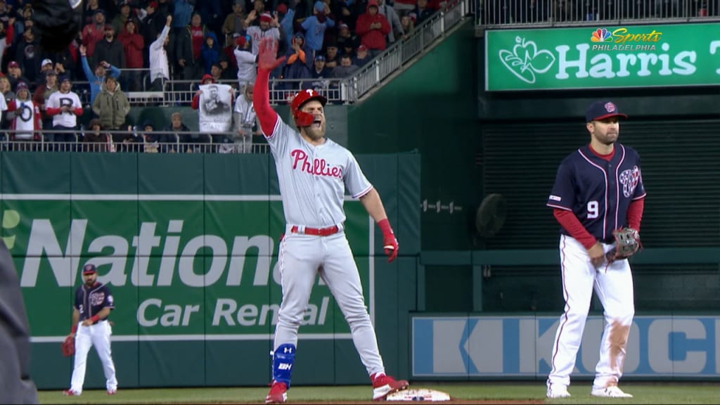 Bryce Harper With the Epic Bat Flip, bryce harper phillies HD wallpaper