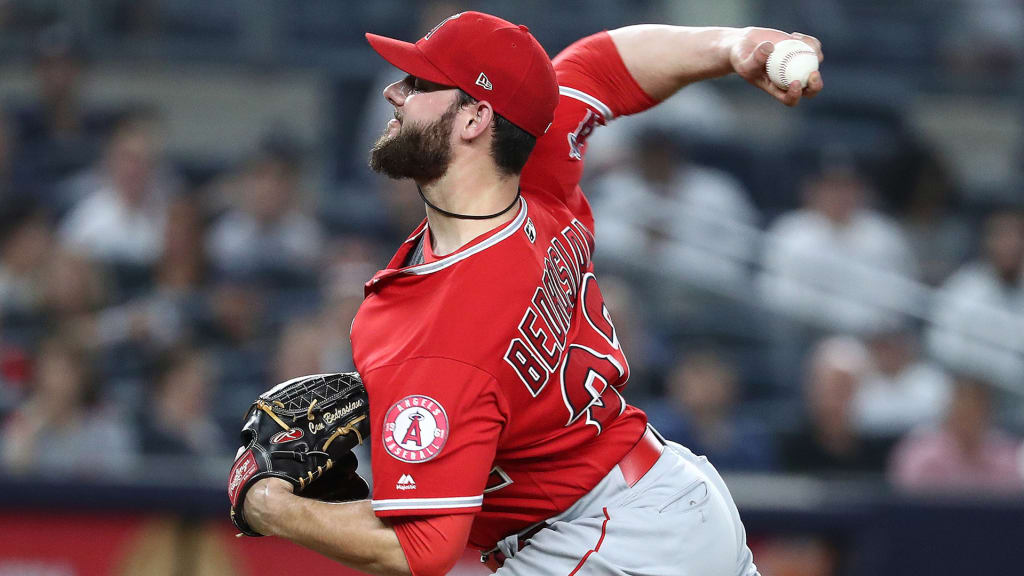 NEW YORK, NY - MAY 25: Cam Bedrosian #32 of the Los Angeles Angels pitches against the New York Yankees during their game at Yankee Stadium on May 25, 2018 in New York City. (Photo by Al Bello/Getty Images)