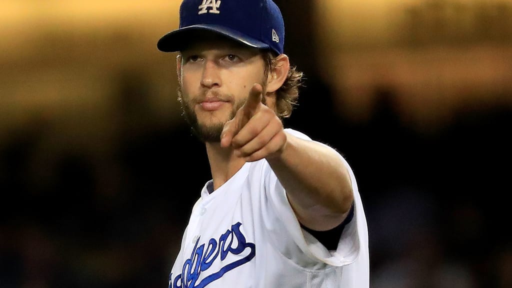 Dodger Clayton Kershaw gives back to kids in West Dallas