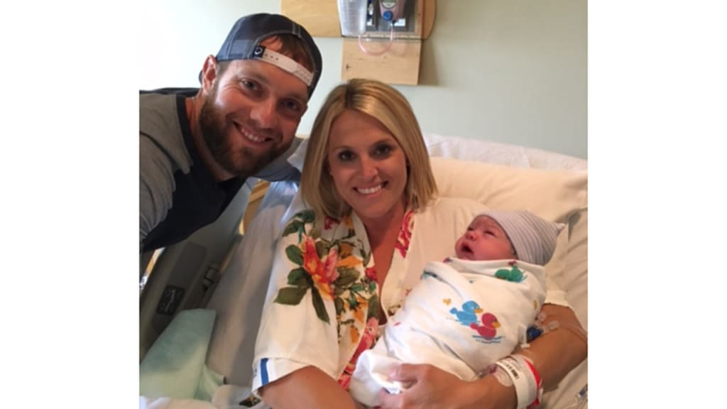 Royals' Alex Gordon and wife welcome third child