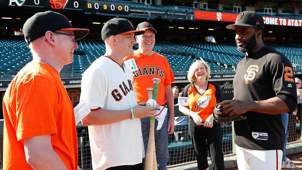 Denard Span meets a child from the Rainbow Foundation, which grants wishes for kids with critical illnesses.