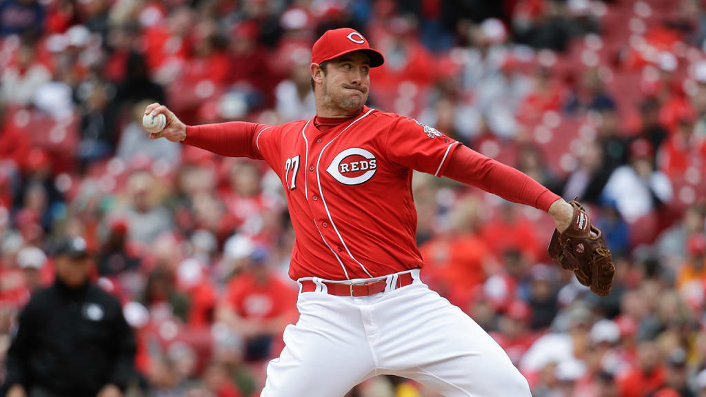 The Reds are embracing throwbacks, and every other MLB team should too
