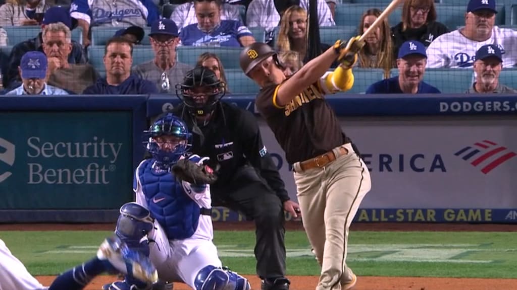 Fernando Tatis hits 2 homers at Dodger Stadium on father's