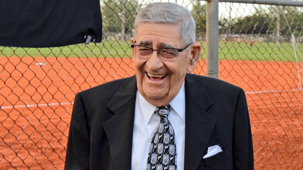 Rafael "Felo" Ramirez has been the Marlins' Spanish-language voice since the team's inaugural season, in 1993. (Marlins)
