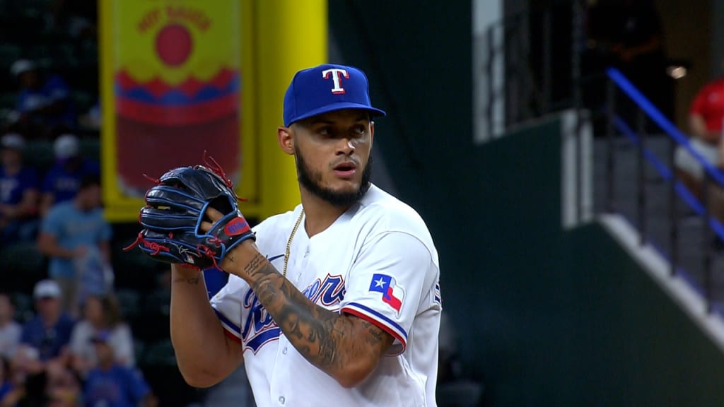 Tommy John surgery for Texas Rangers' Jonathan Hernandez