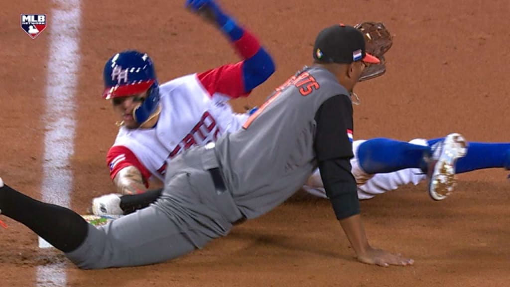 Baez steals third with swim move