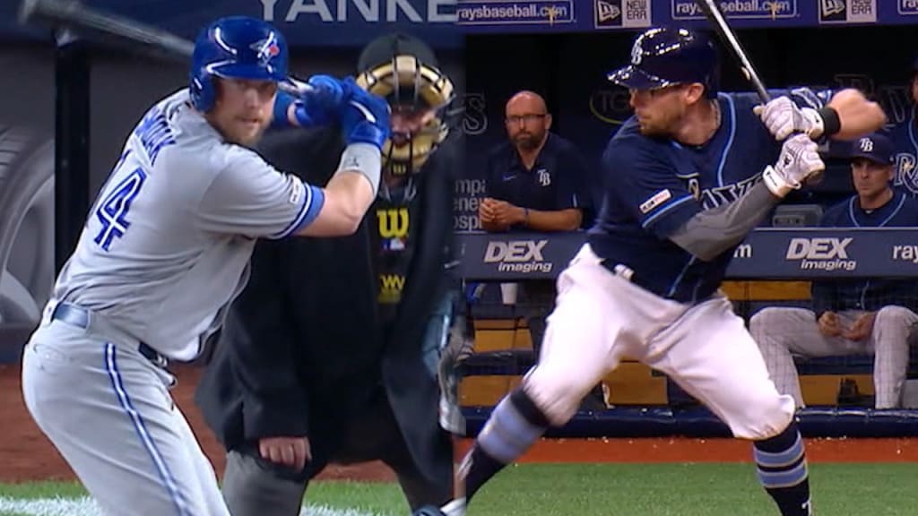 Brewers sign Sogard, Smoak