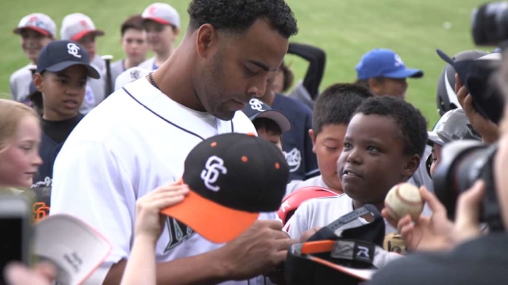 First 10,000 fans get a retro Mariner's jersey at this weekend's  double-header