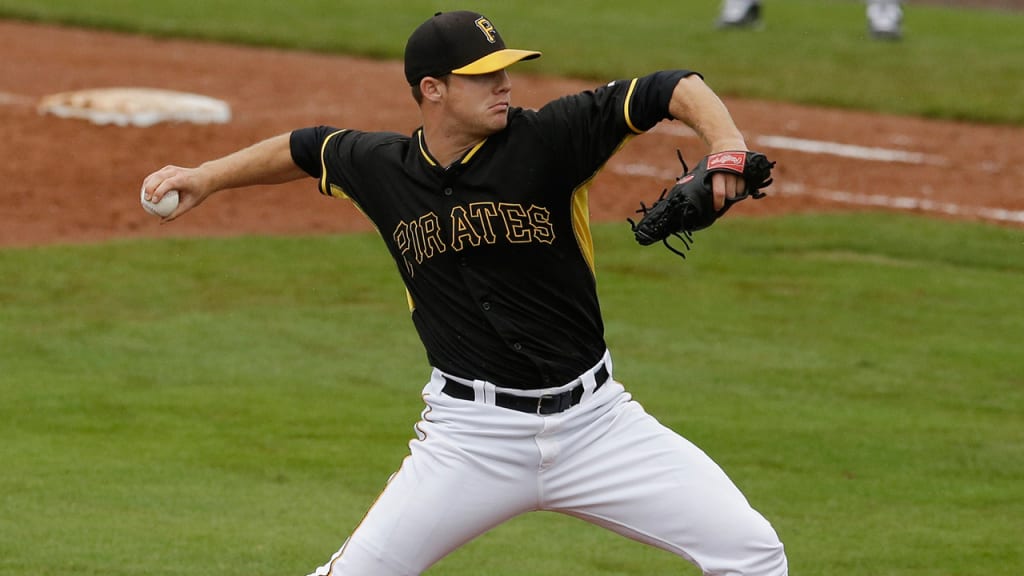 Cardinals non-roster invitee Tyler Waldron spent 2010-14 pitching in the Pirates' organization. (AP)