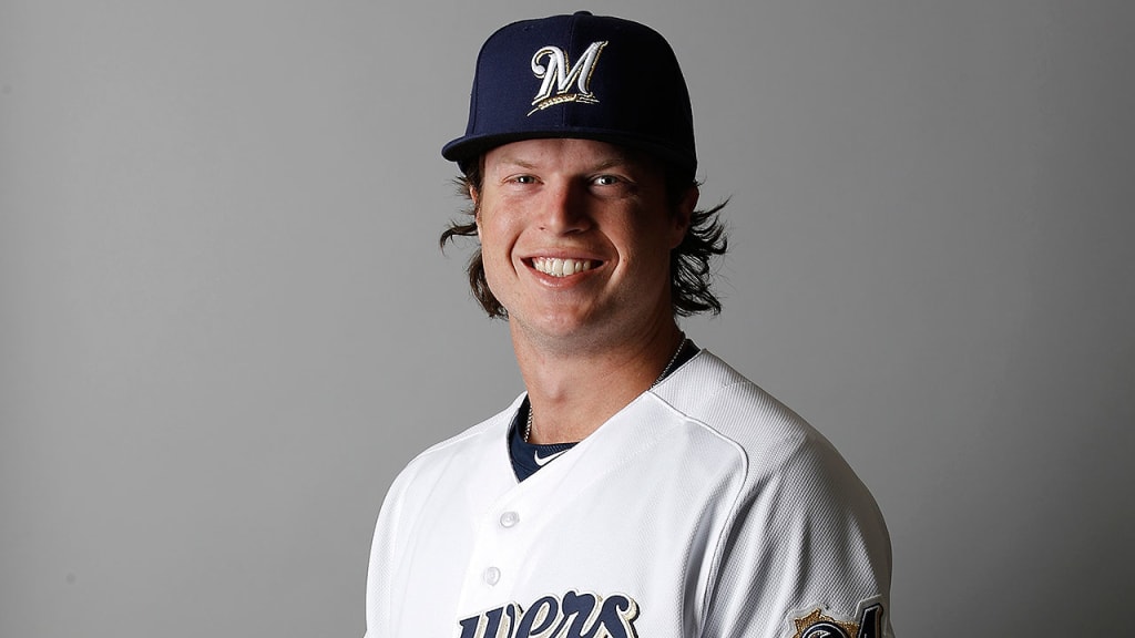 Brewers call up outfielder Brett Phillips to provide another bat