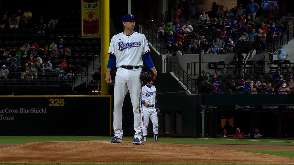 Jose Treviño makes MLB debut with Texas Rangers