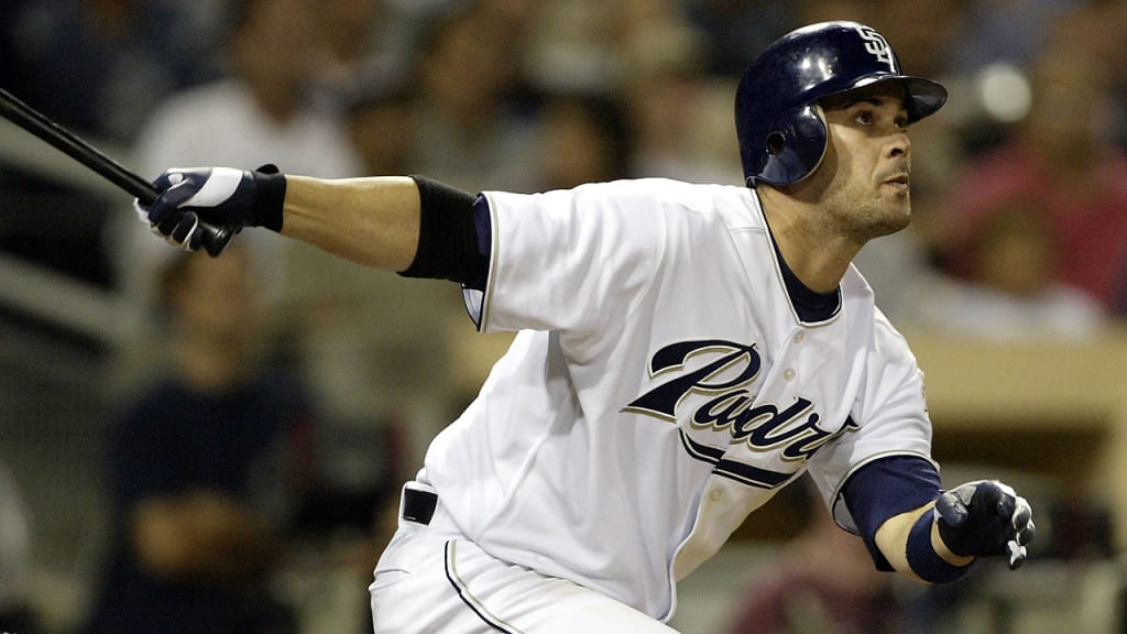 Ramon Vazquez, who played for the Padres from 2002-04, will work with San Diego's infielders. (AP)