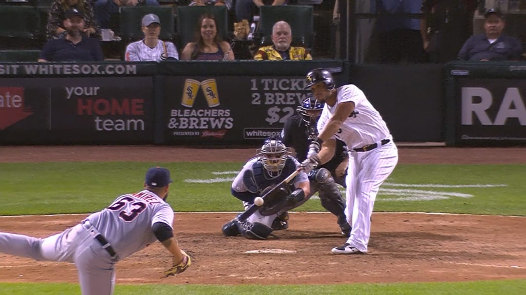 After walk-off HR, emphatic Abreu says he wants to stay with White Sox