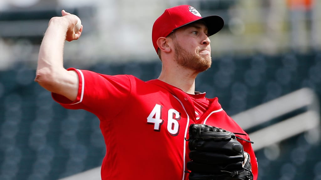 After sustaining a mild muscle strain during batting practice, Jon Moscot is confident that he'll heal quickly. (AP)