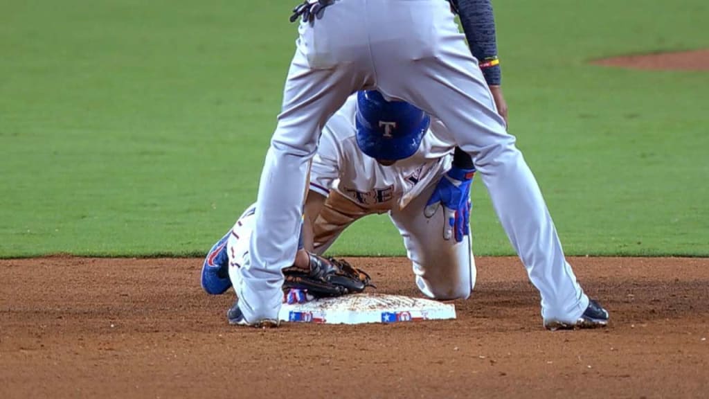 Beltre plays hand jive at second