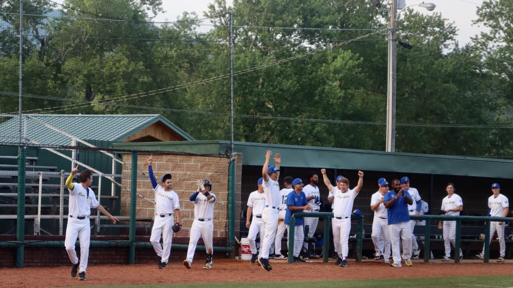 The River Riders completed their first sweep of the season against the Ridge Runners.