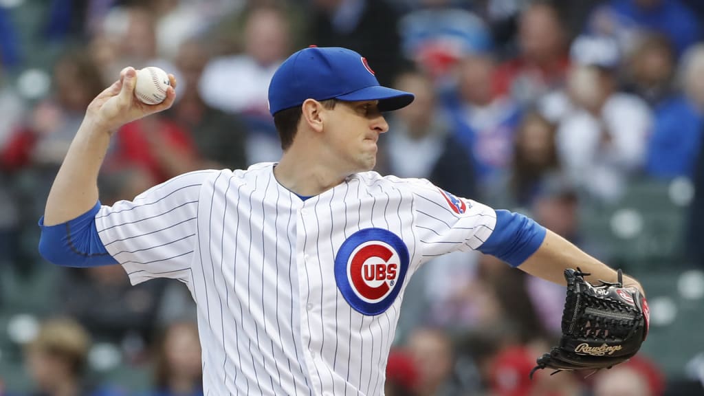 Chicago Cubs starting pitcher Kyle Hendricks delivers against the St. Louis Cardinals during the first inning of a baseball game, Friday, Sept. 28, 2018, in Chicago. (AP Photo/Kamil Krzaczynski)