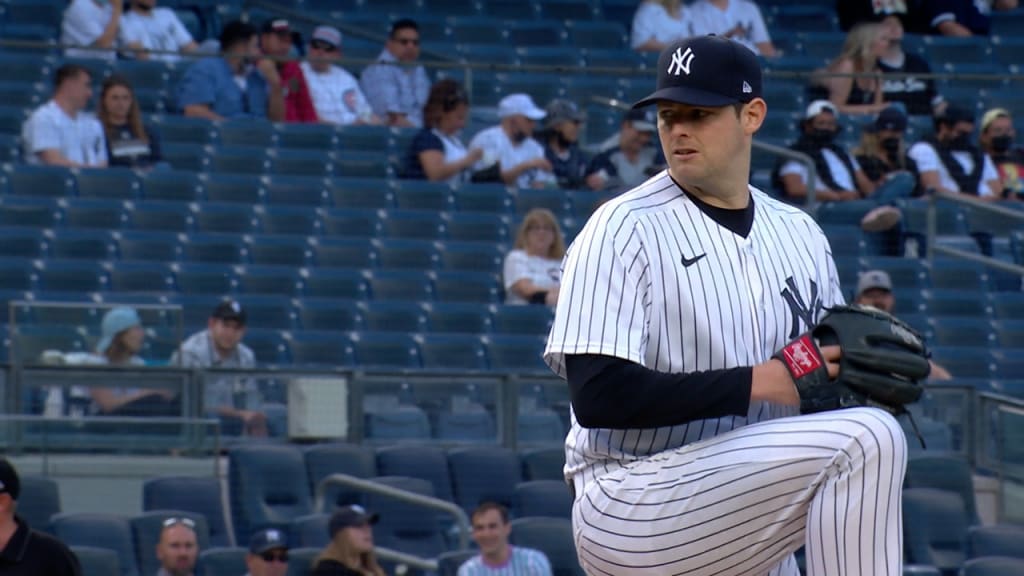 Yankees' Jordan Montgomery clearly didn't agree with Aaron Boone's decision  to pull him 