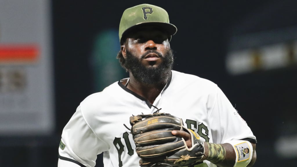 Harrison, Pirates agree to $27.3 million deal