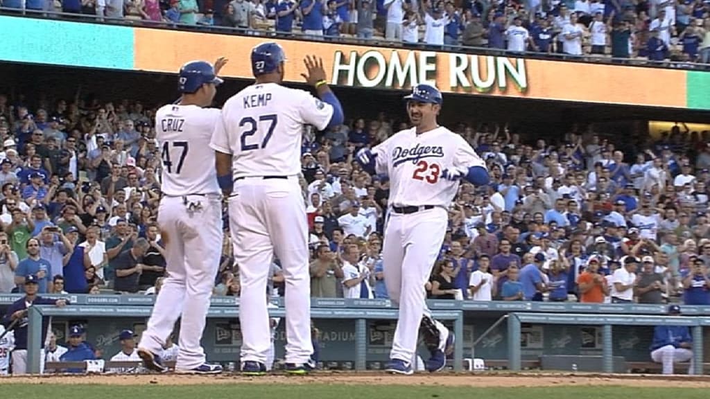 Betts' grand slam caps 8-run 4th inning as the Dodgers stun the