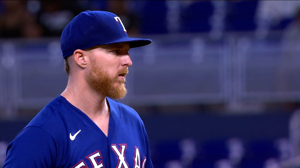 Adolis García hits a GRAND SLAM for the Rangers, extending their