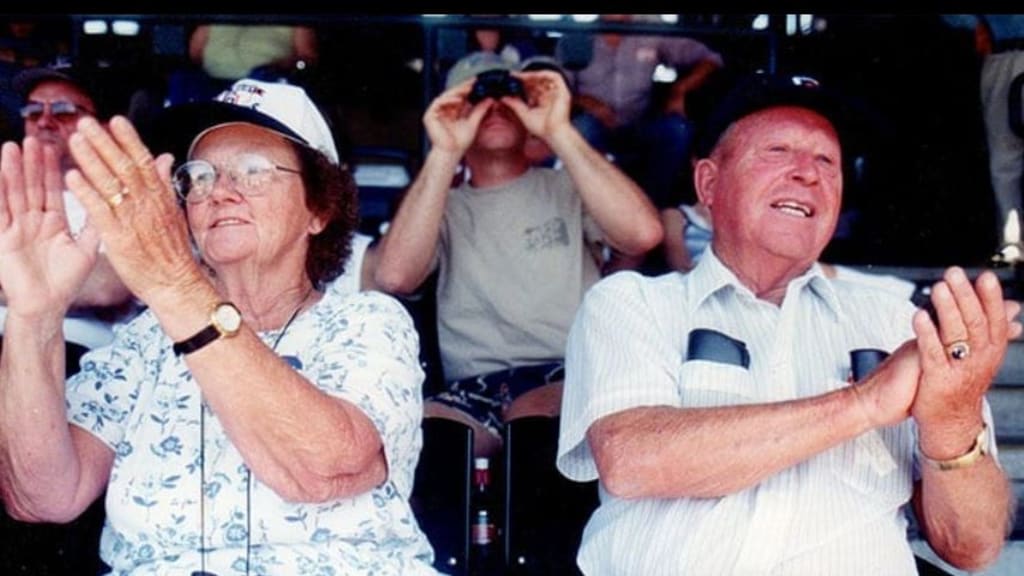 Via BaseballGiGi on Instagram/San Diego Tribune