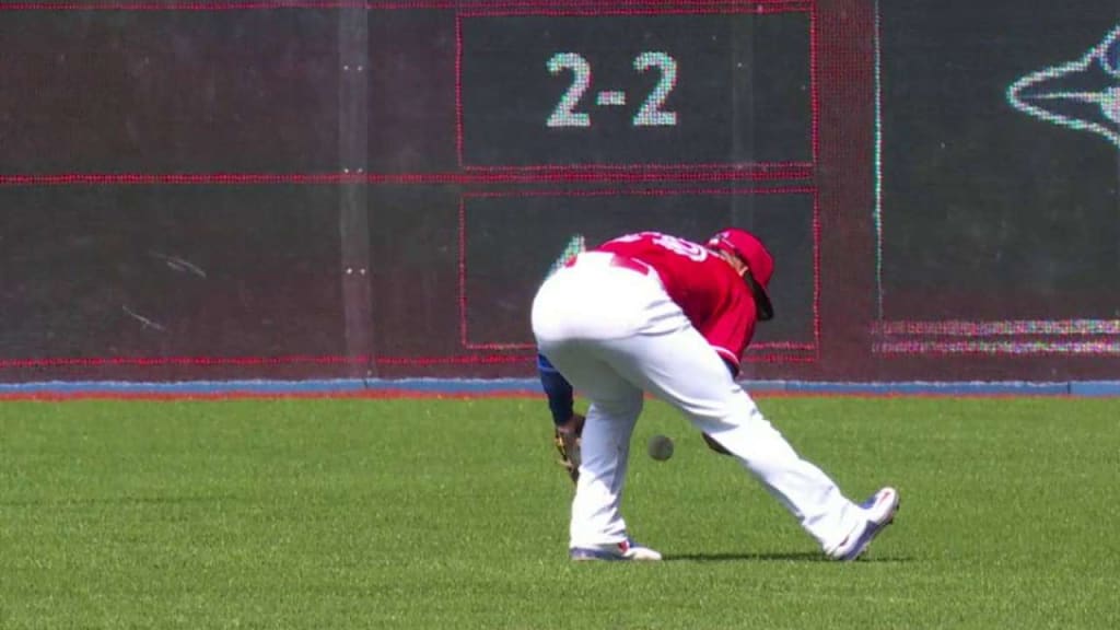 Travis' juggling catch