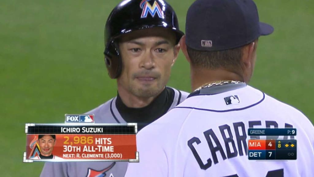 Ichiro Suzuki passes Pete Rose in combined professional hits