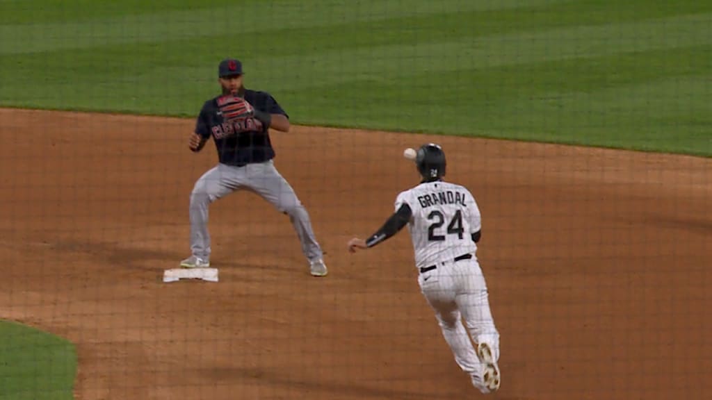 White Sox win on error