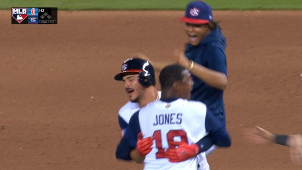 This photo of Adam Jones' heroic World Baseball Classic catch