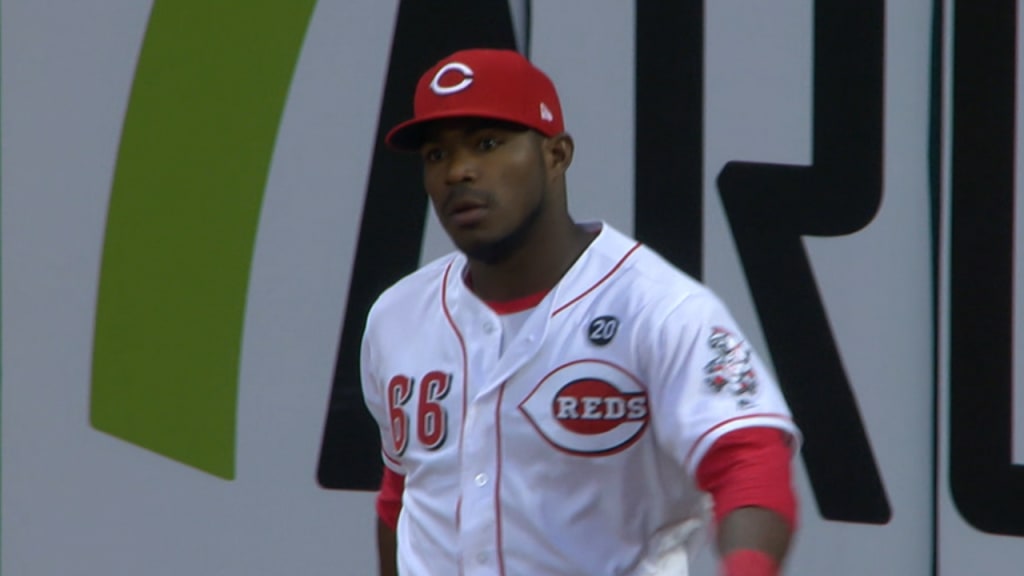 Reds' Yasiel Puig Leaves Game vs. Dodgers After Shoulder Injury, News,  Scores, Highlights, Stats, and Rumors