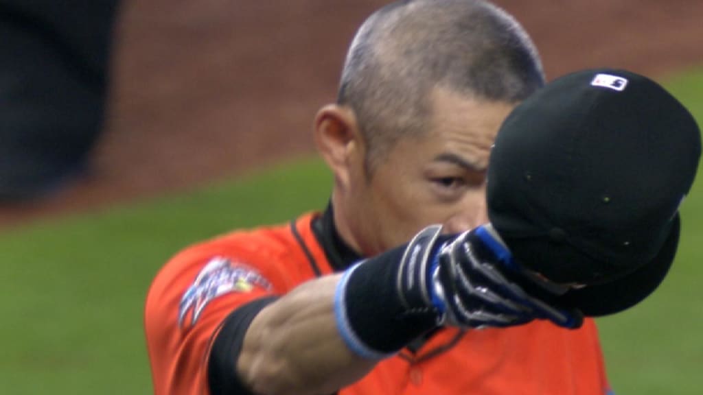 Ichiro Suzuki signs 1-year deal to remain with Miami Marlins – The