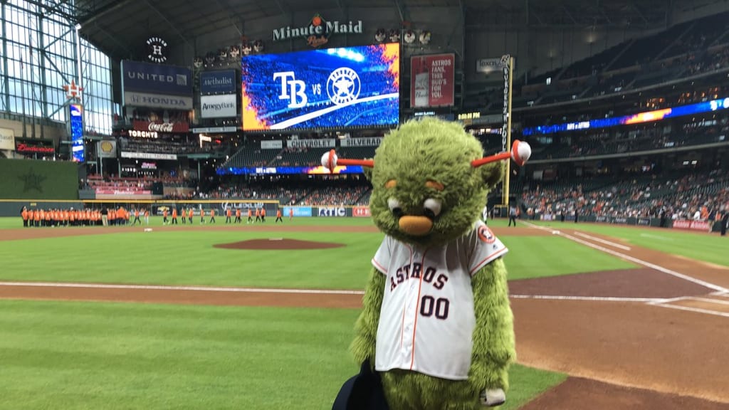 Video: Houston Astros mascot strips, gets crash-tackled by other